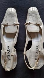 Prada Vintage Wit Leren Kitten Heels - Maat 37,5, Kleding | Dames, Schoenen, Schoenen met lage hakken, Prada, Wit, Ophalen of Verzenden