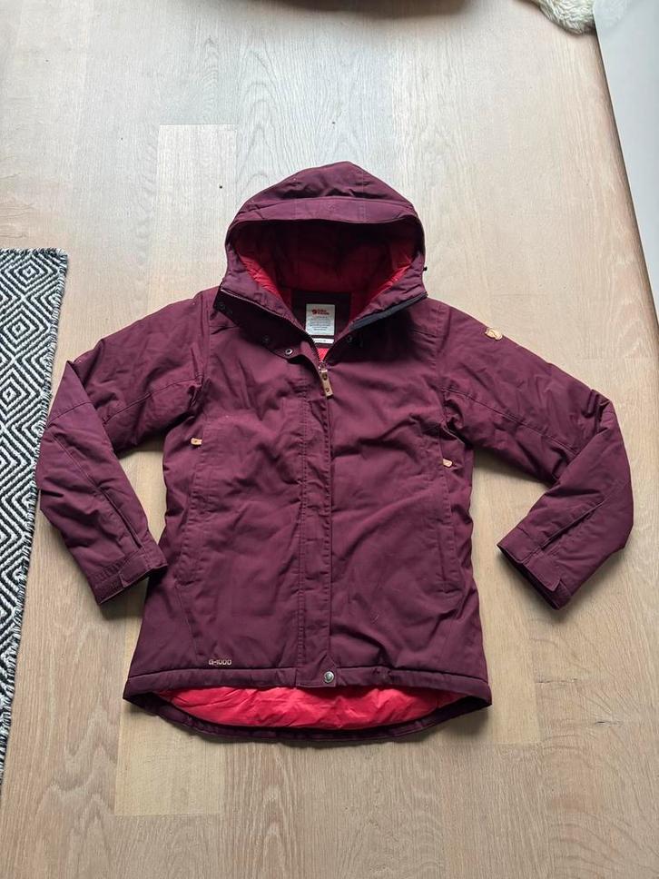 Nieuwstaat fjallraven skogso padded jacket w maat s, Kleding | Dames, Jassen | Winter, Zo goed als nieuw, Rood, Verzenden