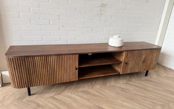 Magazijn leegverkoop tv meubel retro mangohout ribbel actie, Huis en Inrichting, Woonaccessoires | Overige, Nieuw, Ophalen of Verzenden