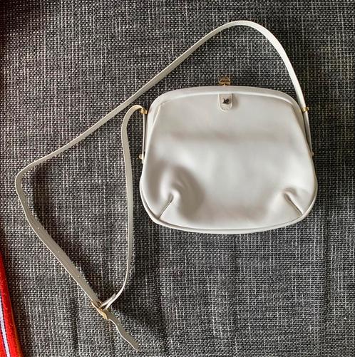 Vintage lederen beugel handtas (wit), merk *Assima creation, Sieraden, Tassen en Uiterlijk, Tassen | Damestassen, Avondtasje, Wit