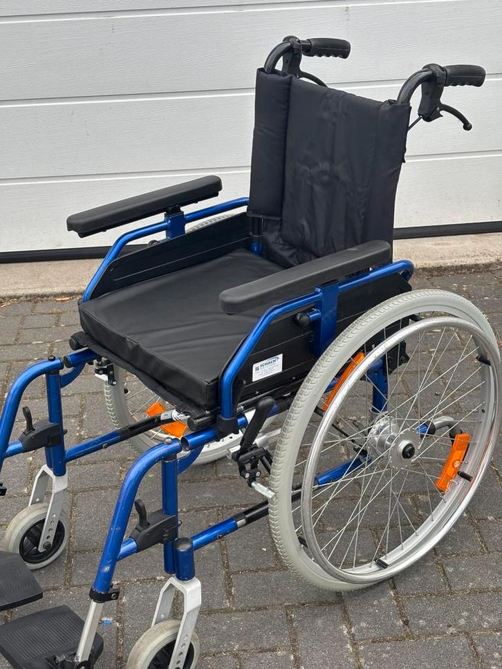 “Degelijke Uniroll rolstoel – 40 cm, inklapbaar, €99”, Diversen, Rolstoelen, Gebruikt, Handbewogen rolstoel, Inklapbaar, Ophalen of Verzenden