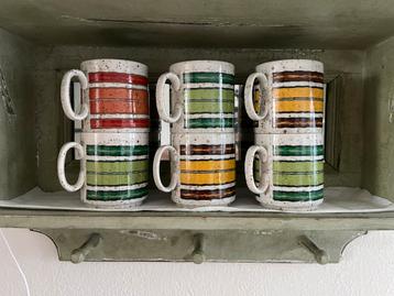 Retro bekers (keramiek) beschikbaar voor biedingen