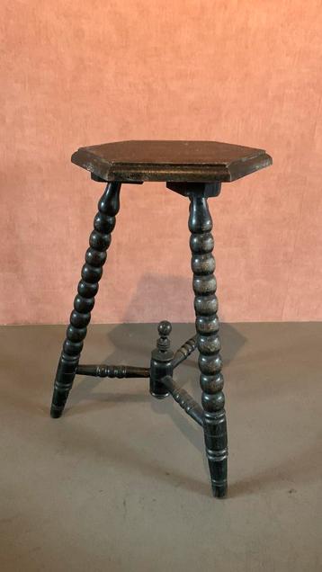 Vintage bobbin/bolpoot krukje/bijzettafeltje beschikbaar voor biedingen