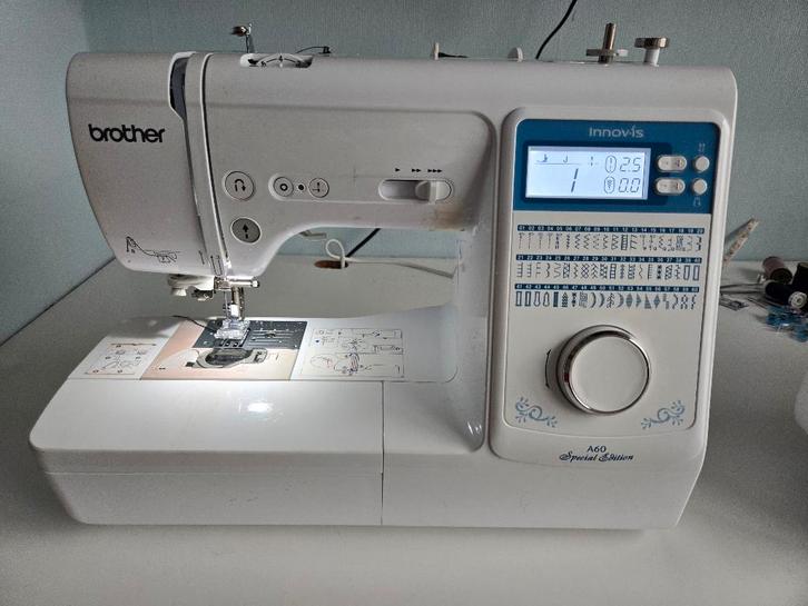Brother Innovis A60 Special Edition Naaimachine, Hobby en Vrije tijd, Naaimachines en Toebehoren, Zo goed als nieuw, Naaimachine