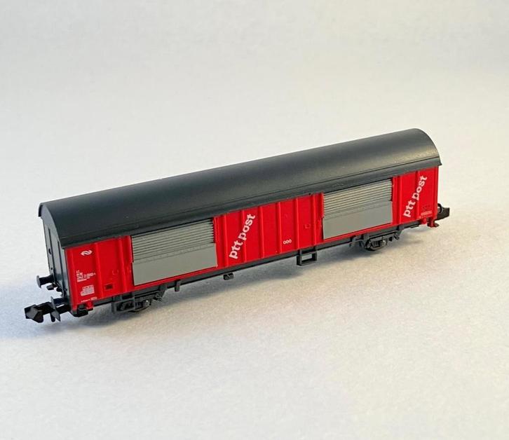 ROCO 25168 NS 2-assige PTT-Post wagon met grijze kopschotten, Hobby en Vrije tijd, Modeltreinen | N-Spoor, Zo goed als nieuw, Wagon