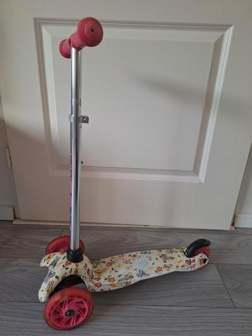 Tucan meisjesstep, met lampjeswielen! beschikbaar voor biedingen
