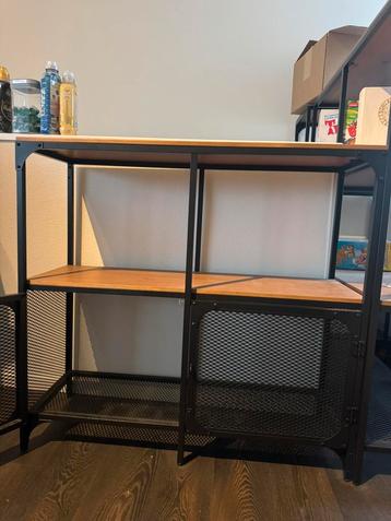 Leuk rek van staal gecombineerd net staal