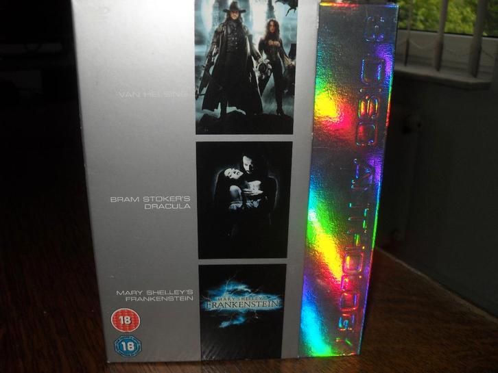 3 DVD BOX MET VON HELSING,DRACULA en FRANKENSTEIN., Cd's en Dvd's, Dvd's | Horror, Zo goed als nieuw, Vampiers of Zombies, Boxset