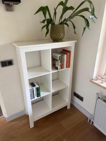 Ikea open kast / boekenkast met 6 vakken beschikbaar voor biedingen