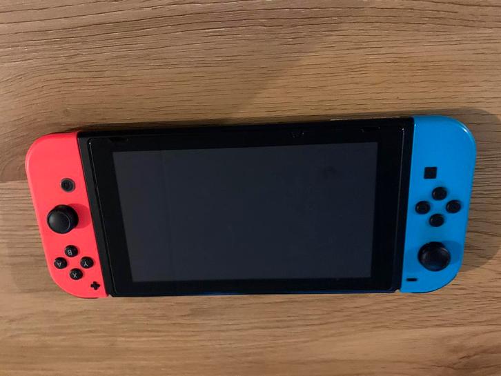 Switch V2 2019, Spelcomputers en Games, Spelcomputers | Nintendo Switch, Zo goed als nieuw, Switch 2019 Upgrade, Met 2 controllers