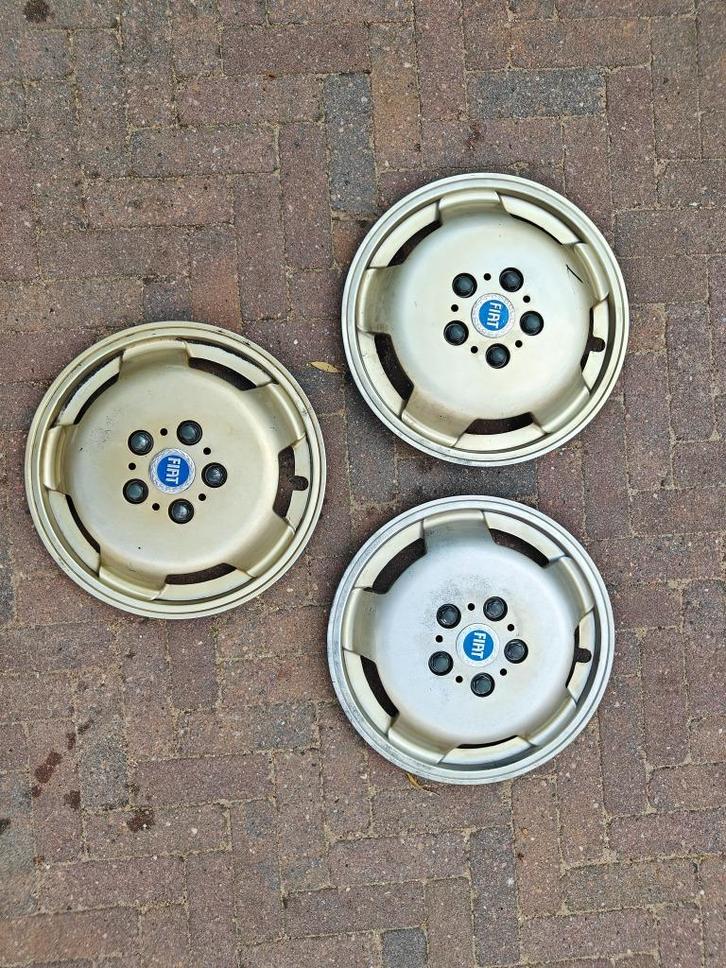 3 Originele 15 inch Fiat Ducato (Camper) wieldoppen, Auto diversen, Wieldoppen, Gebruikt, Ophalen of Verzenden