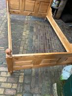 Houten bedframe 200x240 met hoog hoofdeind, Ophalen, Gebruikt, Bruin, Tweepersoons
