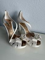 Petite Jolie Witte Hakken Maat 35, Ophalen of Verzenden, Gedragen, Wit, Schoenen met hoge hakken