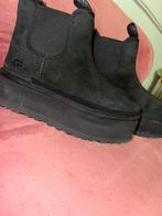 Ugg platform mini, Kleding | Dames, Schoenen, UGG, Zwart, Ophalen of Verzenden, Zo goed als nieuw