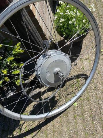 Batavus CR6 voorwiel met motor  beschikbaar voor biedingen