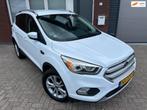 Ford Kuga 1.5 EcoBoost Titanium / Navi / PDC / Clima / Cruis, Stof, 4 cilinders, Met garantie (alle), Wit