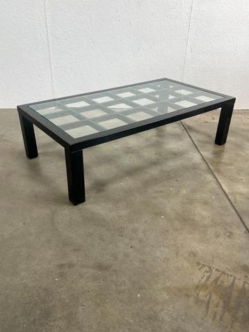 Vintage Zwarte Hoogglans Salontafel Met Glazen Blad beschikbaar voor biedingen