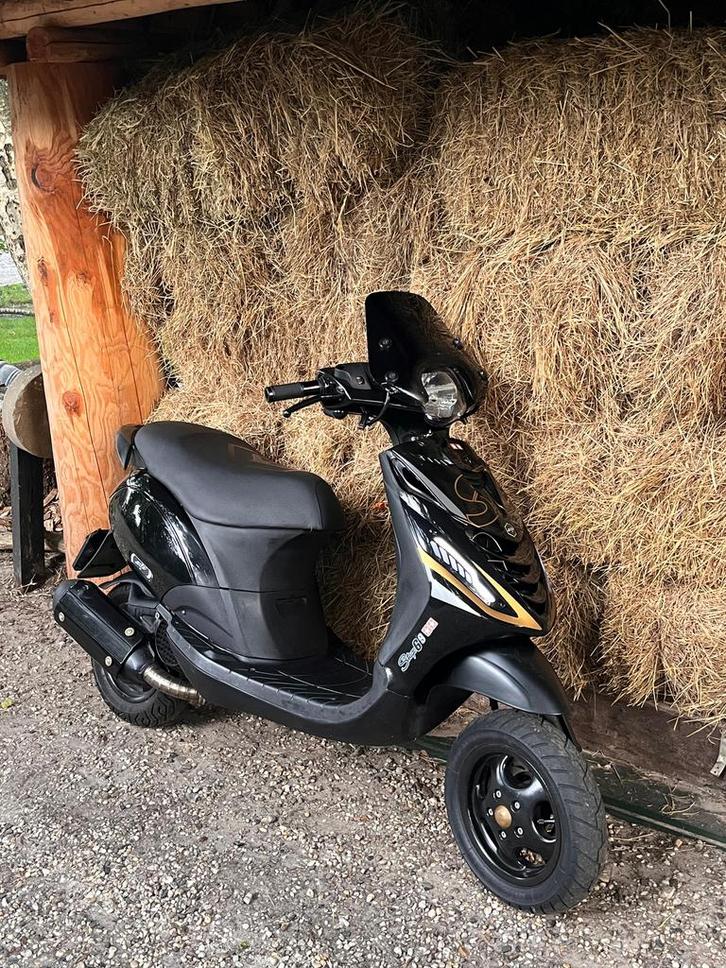 Piaggio zip 172cc brom, Fietsen en Brommers, Scooters | Piaggio, Zo goed als nieuw, Zip, Ophalen
