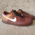 Nike Air Swoosh limited edition, Bruin, NIKE, Ophalen of Verzenden, Sneakers of Gympen