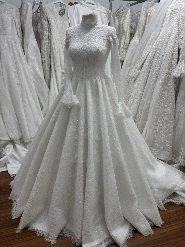 Prachtige nieuw model bruidsjurken TE HUUR !, Kleding | Dames, Trouwkleding en Trouwaccessoires, Zo goed als nieuw, Trouwjurk