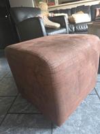 Suède Poef / Hocker / Zitkubus, Ophalen, Minder dan 50 cm, Gebruikt, Vierkant
