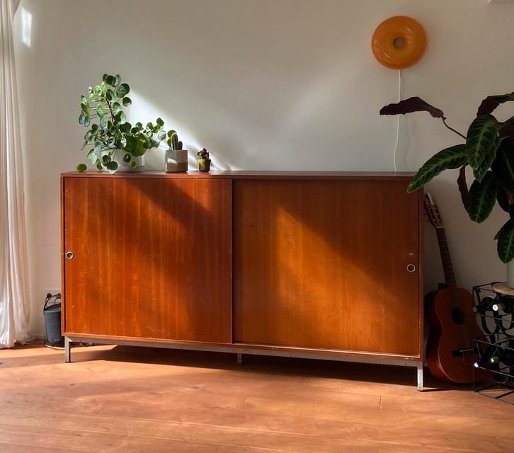 Vintage schoolkast / dressoir, Huis en Inrichting, Kasten | Dressoirs, Gebruikt, 200 cm of meer, 25 tot 50 cm, Met plank(en), Overige houtsoorten