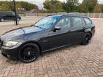 BMW 3-Serie 318i  Aut. 2011 Zwart zeldzaam mooi, Auto's, Automaat, Zwart, 1435 kg, Zwart