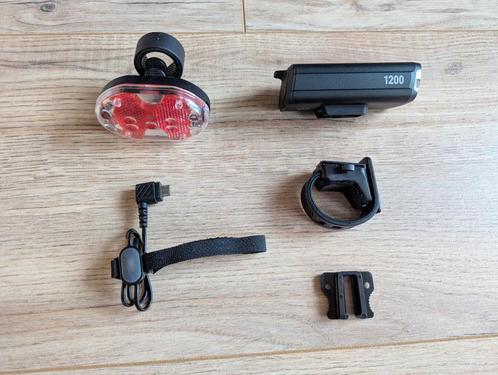 BBB DuoStrike 1200 LED Fietsverlichting (+ Achterlicht), Fietsen en Brommers, Fietsaccessoires | Fietsverlichting, Ophalen of Verzenden