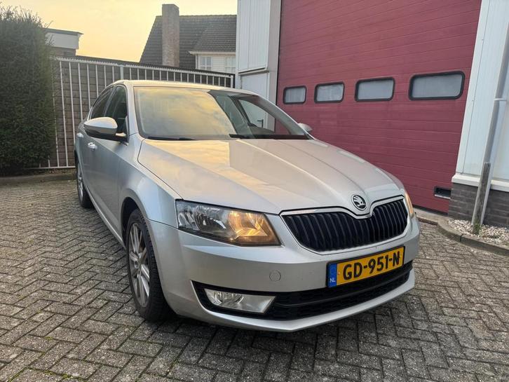 Skoda Octavia 1.2 TSI Greentech Businessline (bj 2015) Navi/, Auto's, Skoda, Bedrijf, Te koop, Octavia, ABS, Airbags, Airconditioning