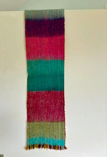 Inti knitwear kleurige wollen sjaal beschikbaar voor biedingen