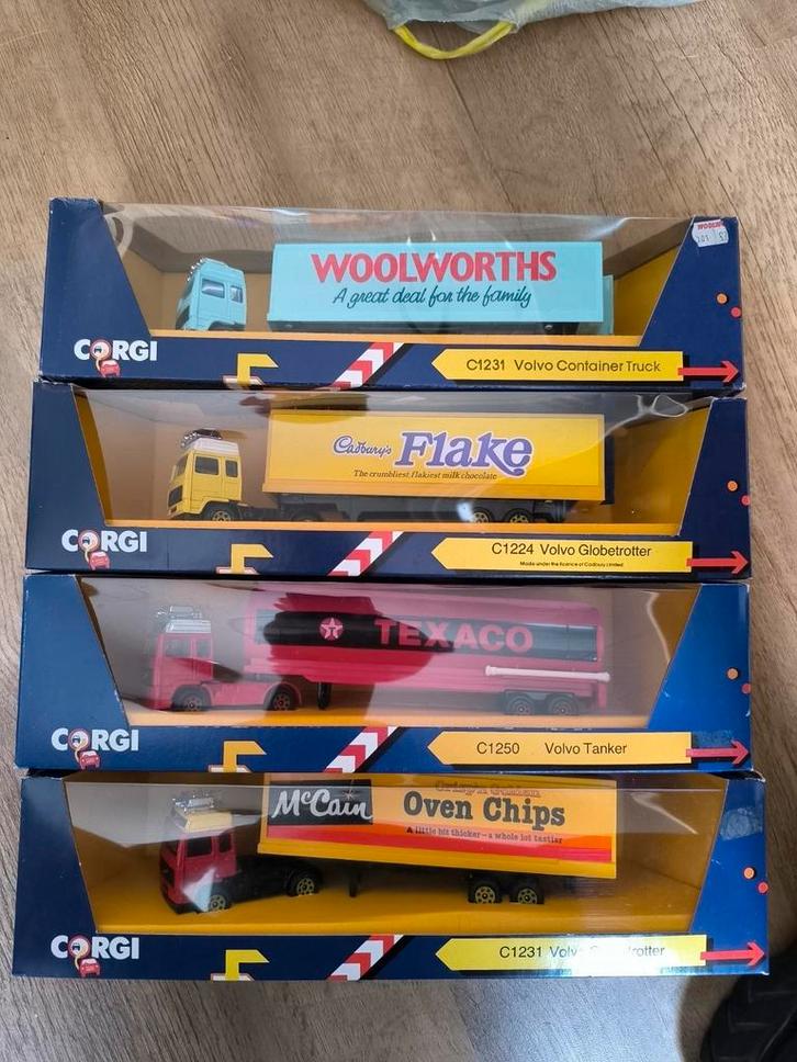 Volvo Globetrotter van Corgi Toys 12.50 euro per stuk, Hobby en Vrije tijd, Modelauto's | Overige schalen, Nieuw, Bus of Vrachtwagen