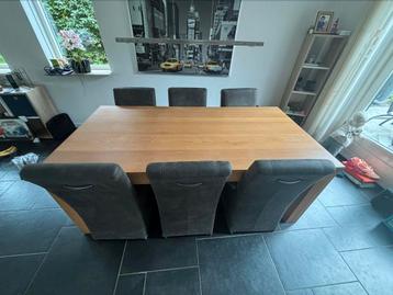 6 eetkamerstoelen met handgreep en wieltjes beschikbaar voor biedingen