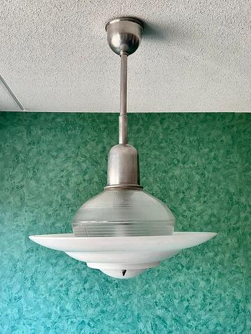 50’s Art Deco Holophane UFO Hanglamp. Ø OPALINE Schaal 46CM beschikbaar voor biedingen