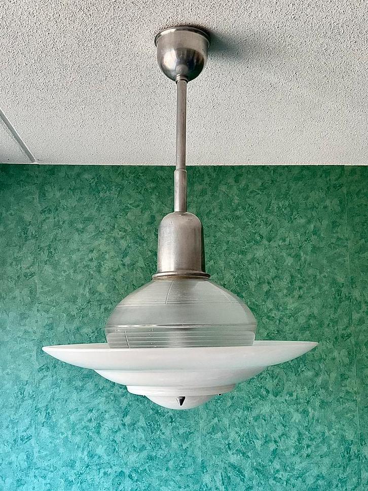 50’s Art Deco Holophane UFO Hanglamp. Ø OPALINE Schaal 46CM, Huis en Inrichting, Lampen | Plafondlampen, Gebruikt, Glas, Metaal