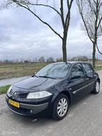 Renault Megane 1.6-16V- LAGE KM NAP - NEW APK -PARKEERSENSOR, Auto's, Renault, 47 €/maand, Origineel Nederlands, Te koop, 5 stoelen