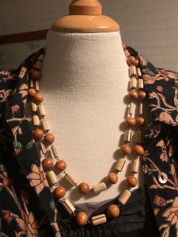 Vintage mooie oude kralenketting beschikbaar voor biedingen