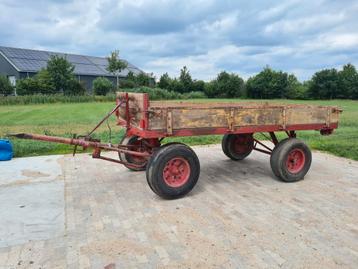 Oude platte wagen met houten borden en hooirek 350x180 beschikbaar voor biedingen