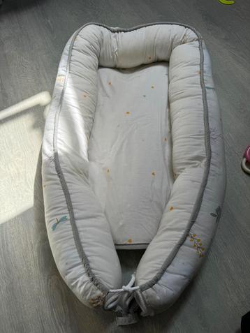 Babynestje mamaloes beschikbaar voor biedingen