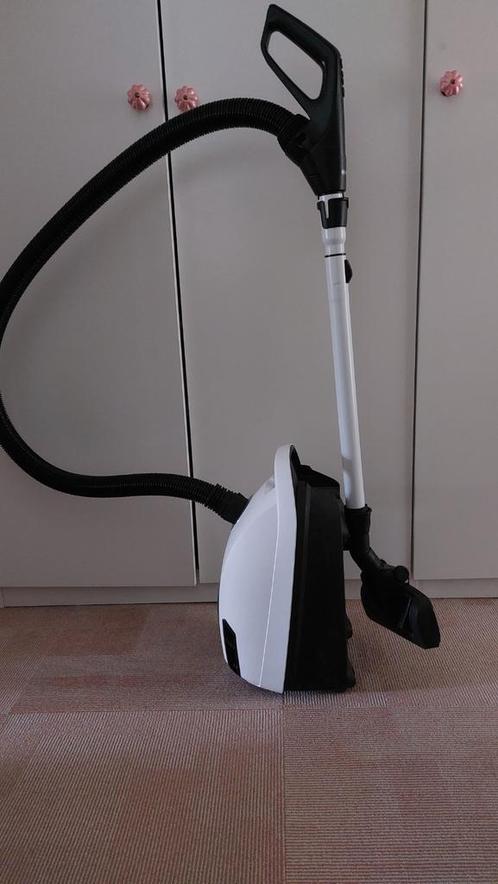 Bosch Serie 6 met zak ProHygienic wit, Witgoed en Apparatuur, Stofzuigers, Zo goed als nieuw, Stofzuiger, Minder dan 1200 watt