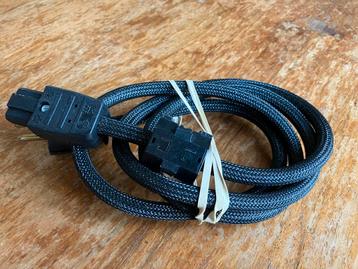 Power Cord - Schuko > C15A Braided 150cm met Noisestopper beschikbaar voor biedingen