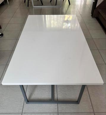 Witte salontafel 110x60 cm – nette staat beschikbaar voor biedingen