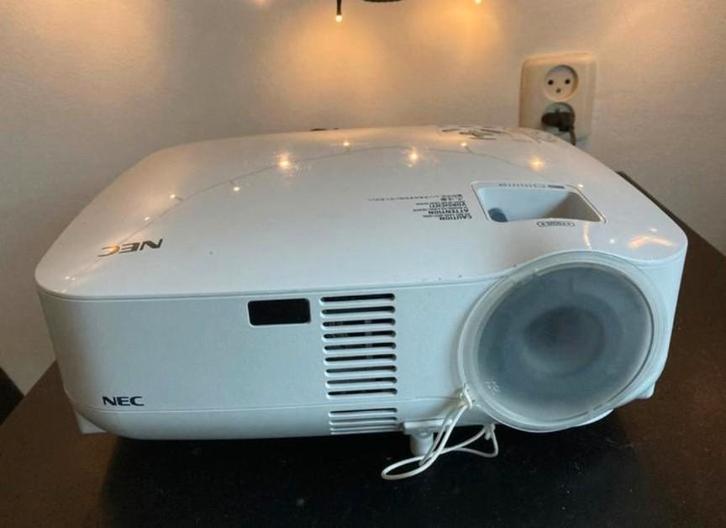 NEC vt 595 beamer, Audio, Tv en Foto, Beamers, Gebruikt, Ophalen