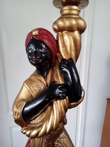 Italiaanse Blackamoor Lamp met Pilaar beschikbaar voor biedingen