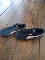 Puma's zwart suede/ oud roze, maat 39, ALS NIEUW, bieden mag, Puma, Zwart, Ophalen of Verzenden, Sneakers of Gympen