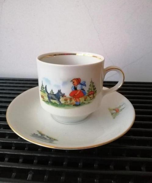 Mitterteich Bavaria vintage kop en schotel Roodkapje, Huis en Inrichting, Keuken | Servies, Zo goed als nieuw, Kop(pen) en/of Schotel(s)