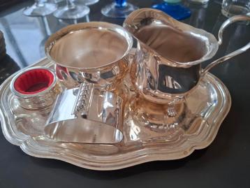 Vintage verzilverd roomsetje beschikbaar voor biedingen