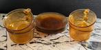 4 amber/geelkleurige Arcoroc France Sierra kop en schotels, Ophalen of Verzenden, Overige stijlen, Kop(pen) en/of Schotel(s), Glas