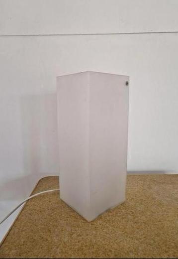 Glazen Ice Cube Tafellampje beschikbaar voor biedingen