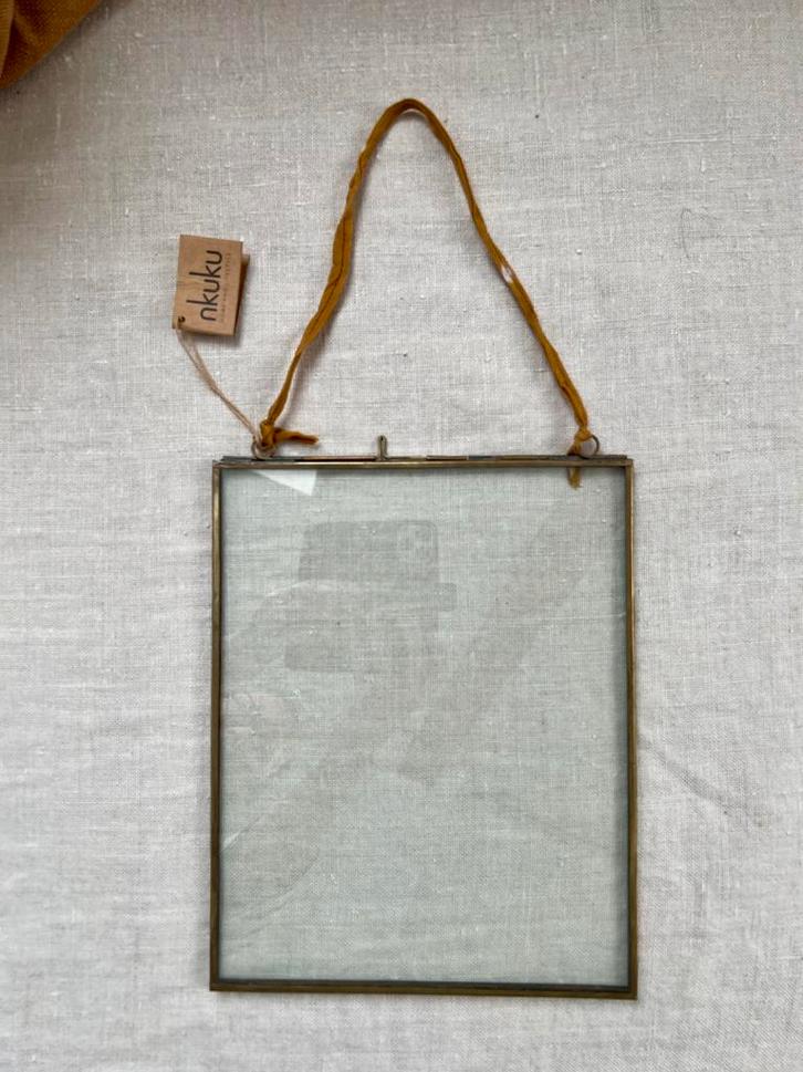 Nkuku glazen lijst met koord 20 x 25,5 cm (nieuw), Huis en Inrichting, Woonaccessoires | Lijsten, Nieuw, Minder dan 50 cm, Minder dan 50 cm