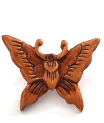 Grote kunststof broche bruine vlinder beschikbaar voor biedingen